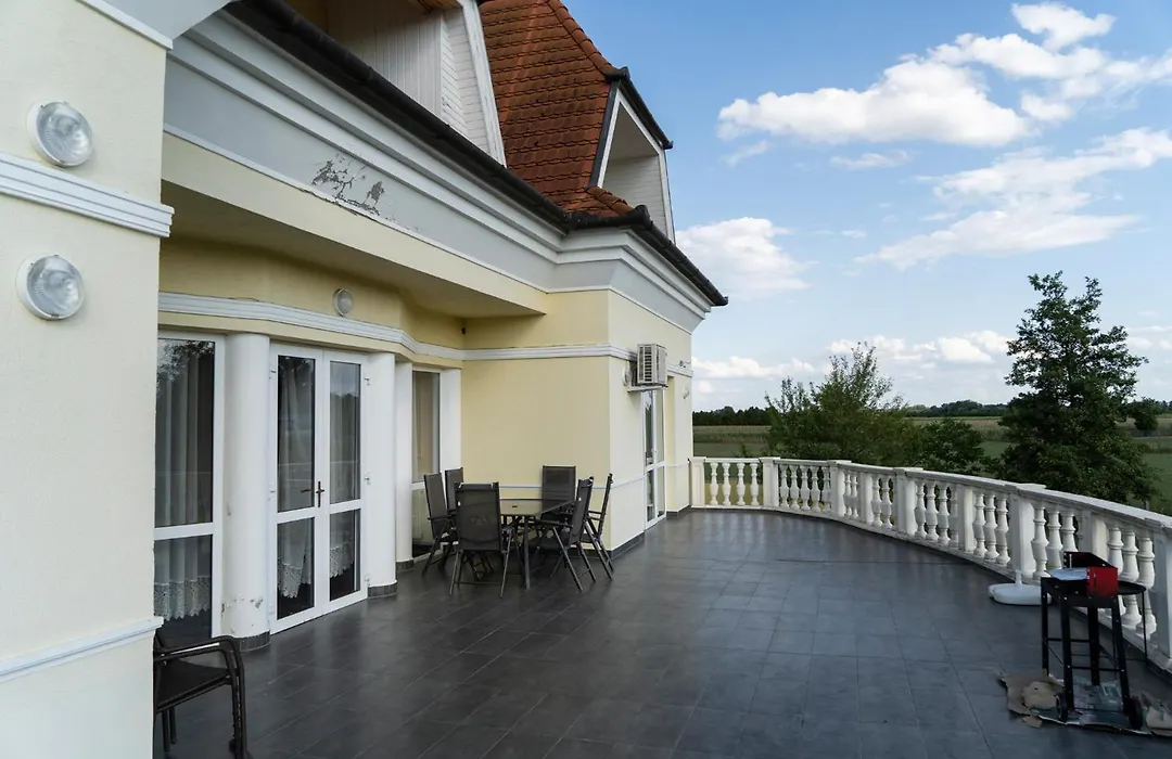 Elite Boutique Villa Oerkeny-1